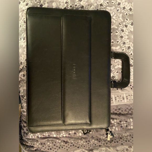 Bugatti Briefcase - Picture 5 of 7